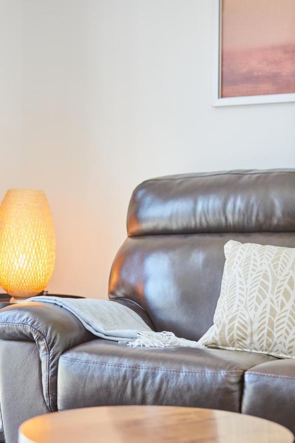 Cosy,Modern And Relaxing 3 Bedroom House With Parking Manchester Exteriör bild